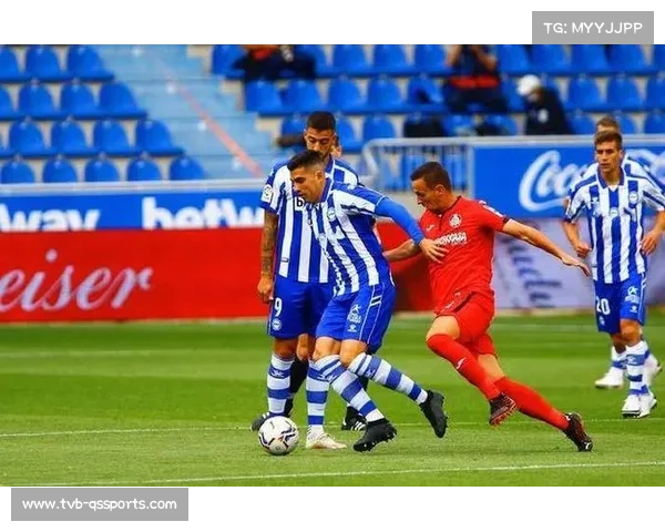 比利亚雷亚尔主场气势磅礴万千助威声化作球队最强第十二人